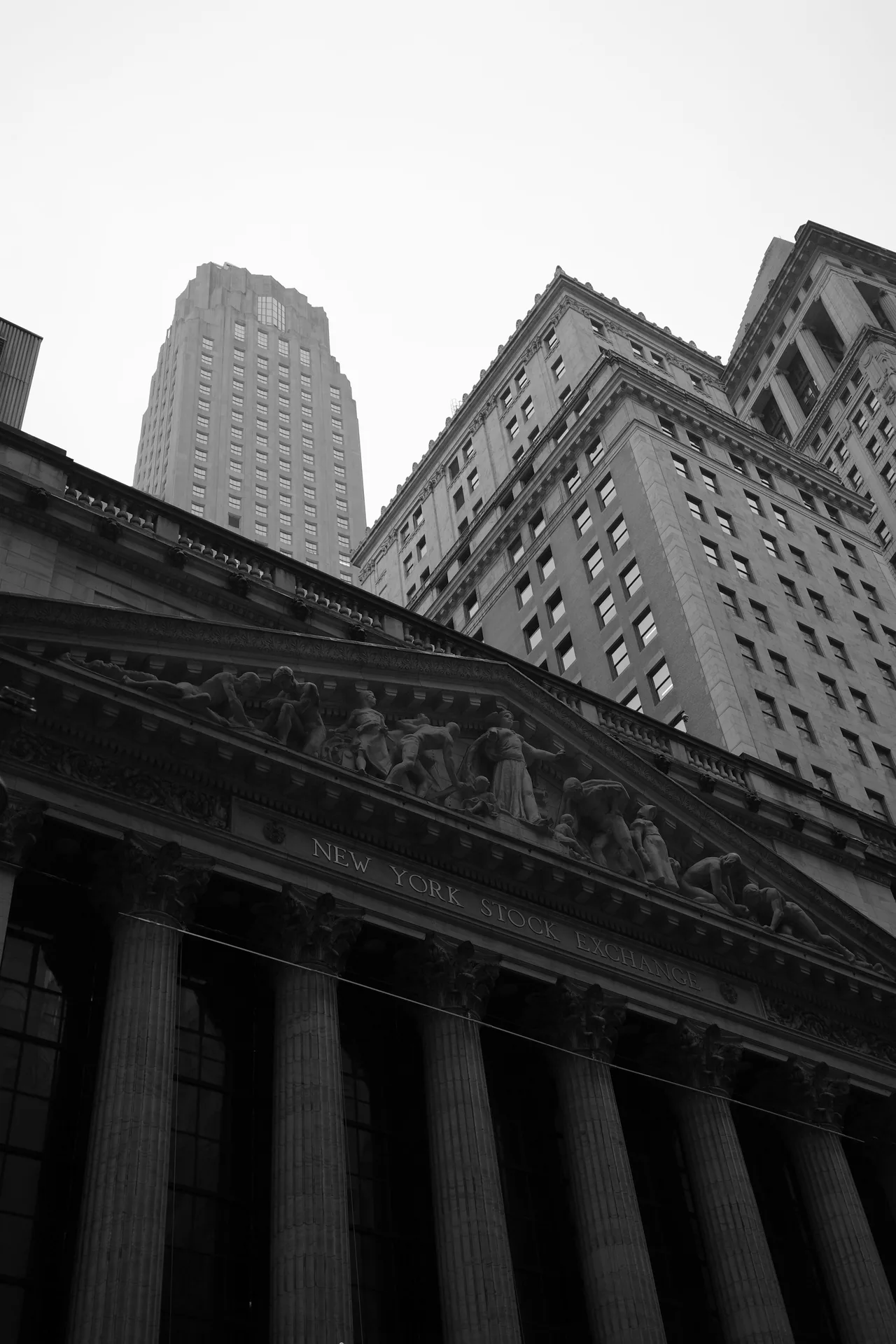The AI Seed Valuation Premium: Reading the 42% Gap